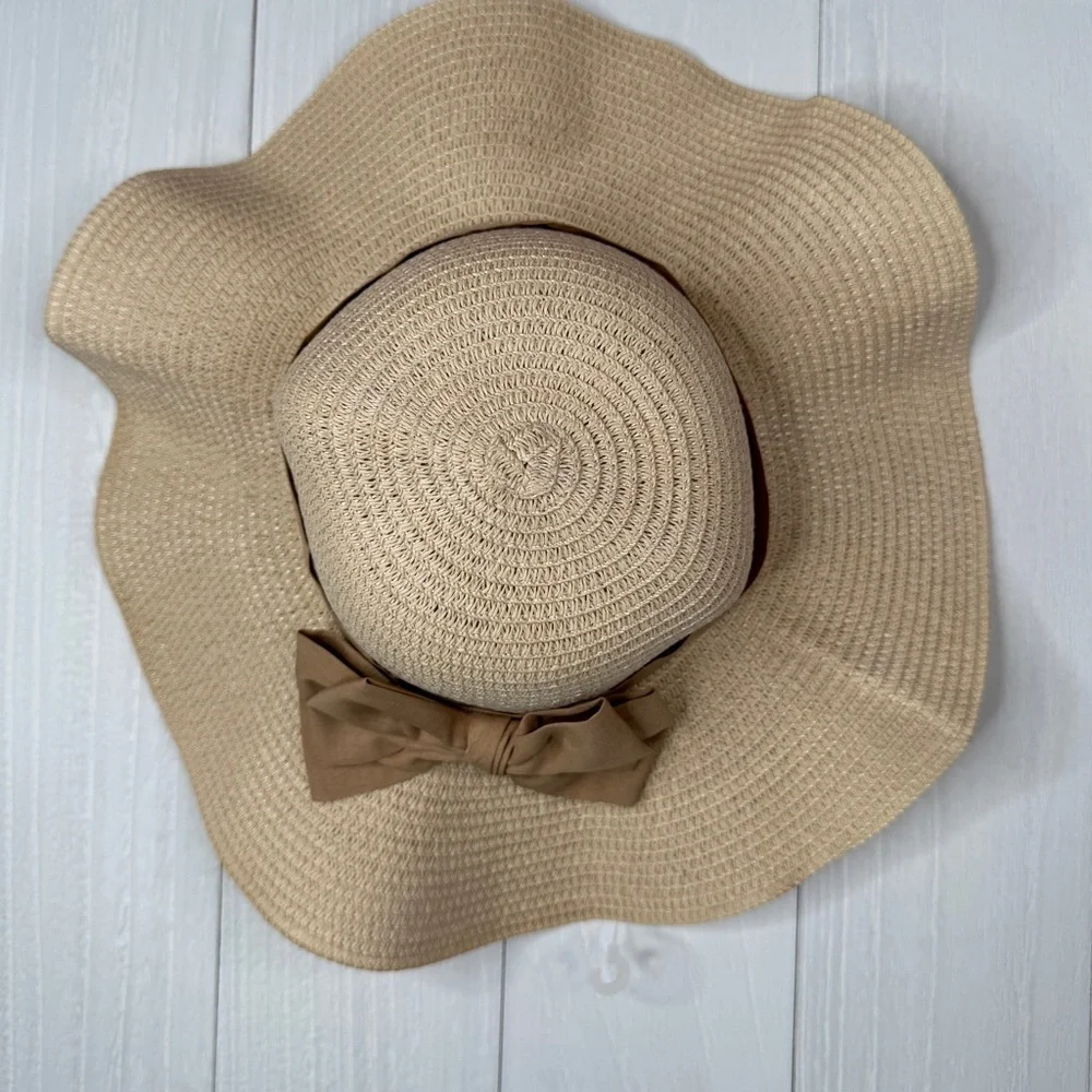 Beige Wide Brim Straw Hat with Bow
